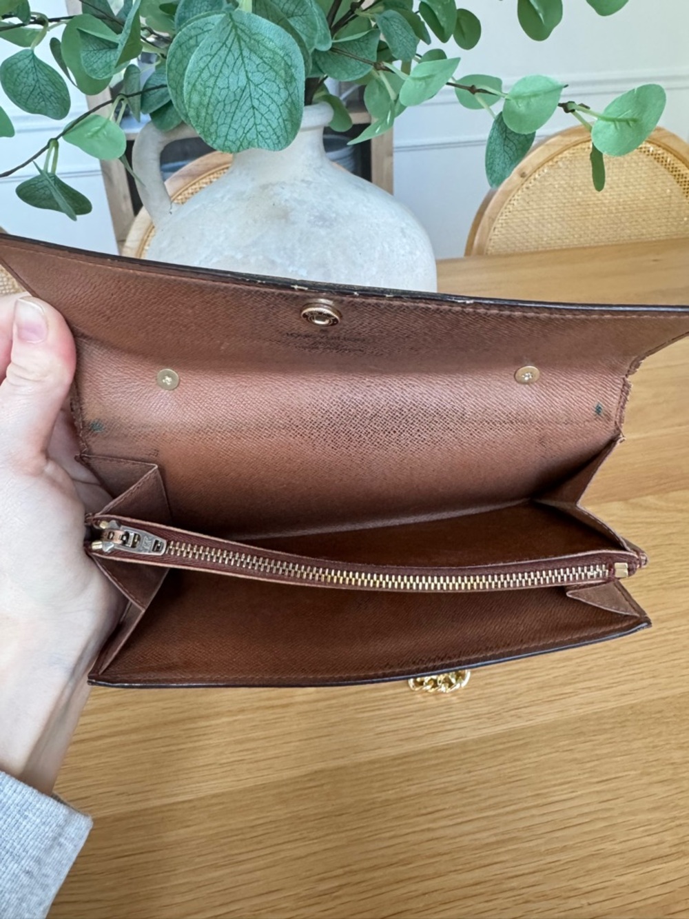 ✅AUTH✅SET OF LOUIS VUITTON WALLET ON A CHAIN+KEYHOLDER - Picture 8 of 17